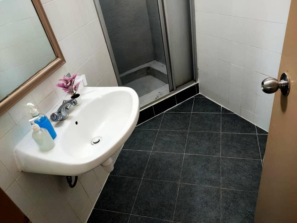 Beachfront Full Sea Penang تانجونغ بونغاه المظهر الخارجي الصورة